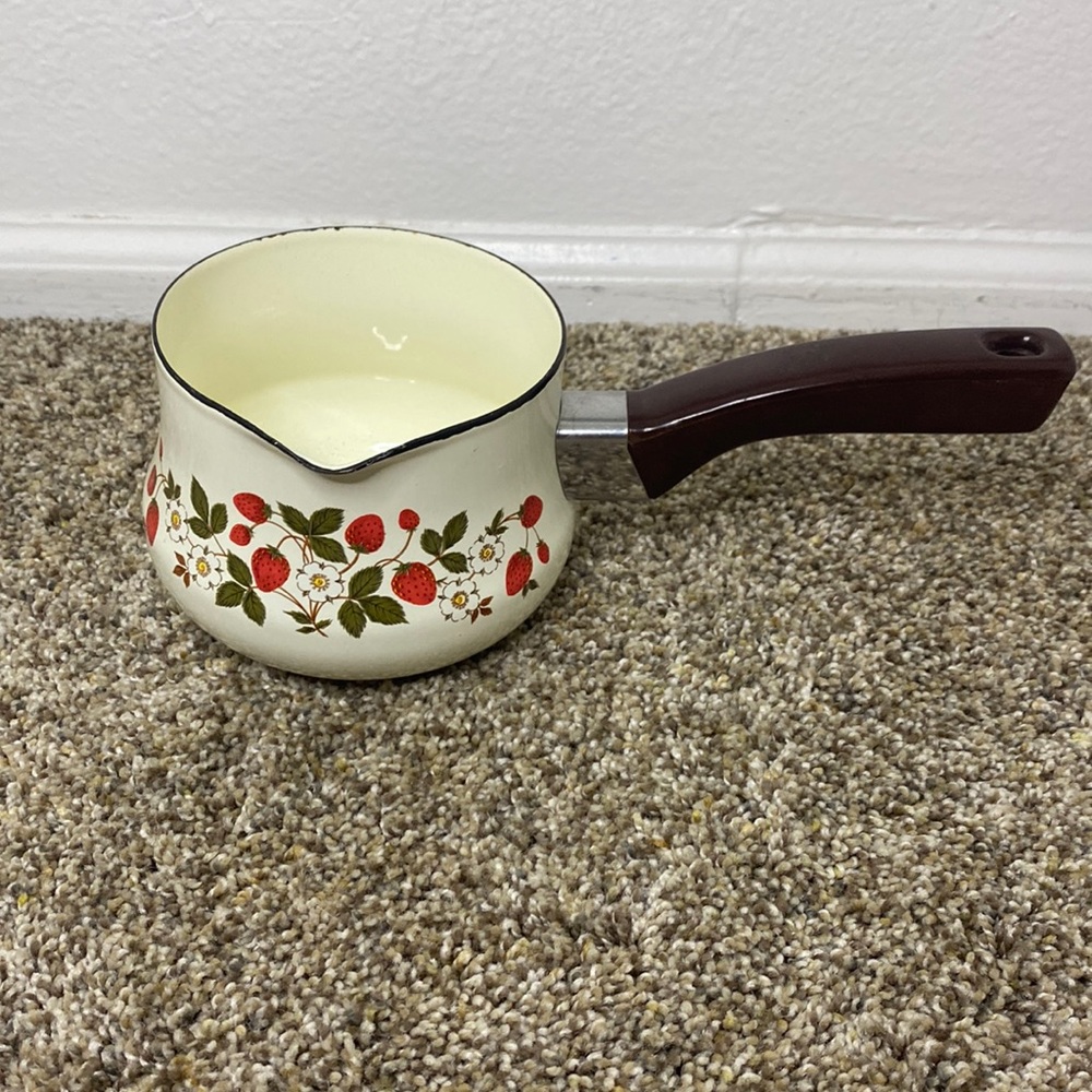 Vintage Sheffield Strawberries 'n Cream Saucepan with Spout 1 Quart